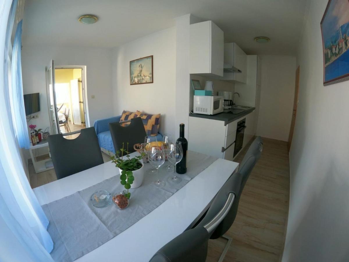 Apartments And Rooms By The Sea Palit, Rab - 5010 Экстерьер фото
